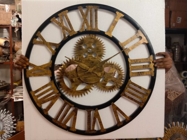 Madhuram Metal clock