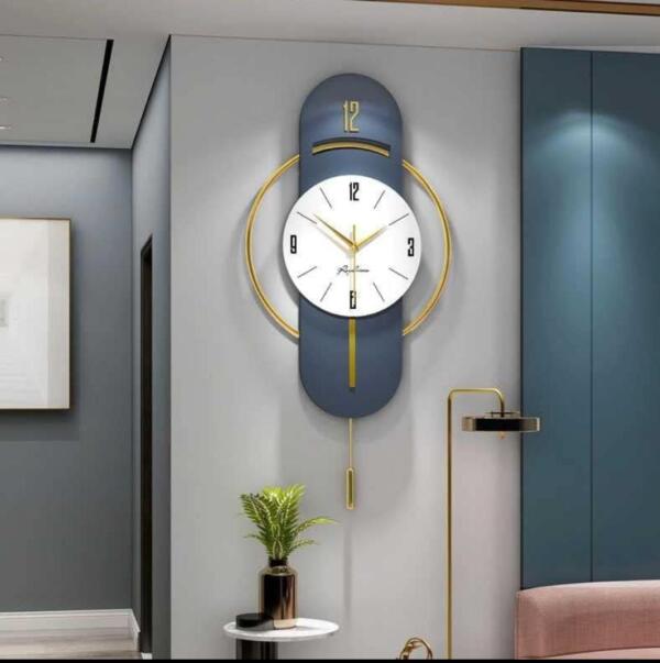 designer clock | vertical clock | metal clock